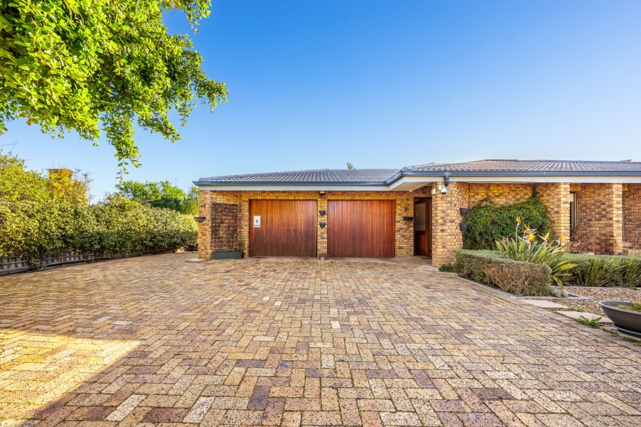 4 Bedroom Property for Sale in Tara Western Cape
